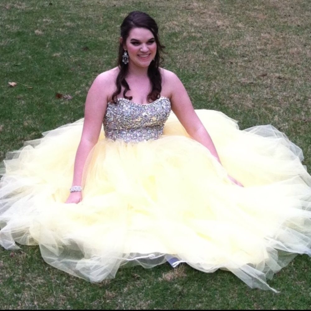 Sherri Hill prom dress